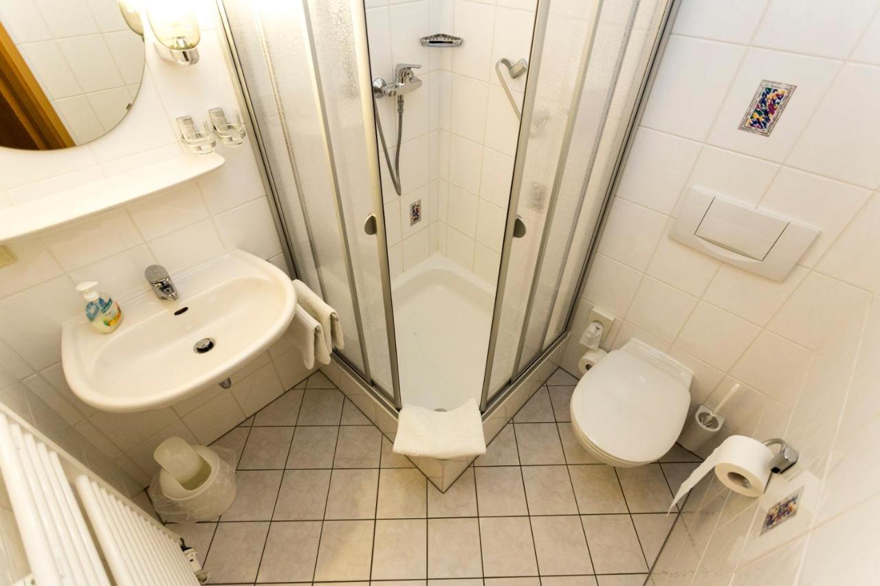 Hotel Und Restaurant Karpfenschaenke Schenkendobern Екстериор снимка