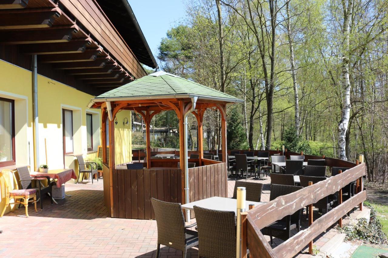 Hotel Und Restaurant Karpfenschaenke Schenkendobern Екстериор снимка